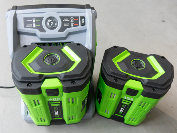 Ladegerät mit Akku Ladegerät mit Akku