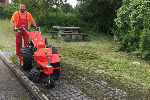 agria 5900 Bison mit Wildkrautbürste WK 70