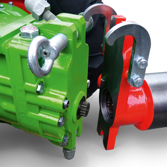 Agria-Anbauflansch: einfacher und schneller Anbaugerätewechsel