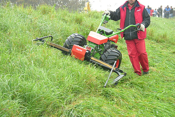 agria 5500 Grizzly mit Portalmähwerk