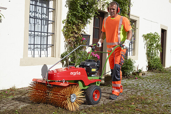 agria 7100 premium mit Moosbürsten