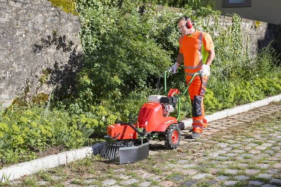 agria 8100 Wildkrautbürste Arealpflege