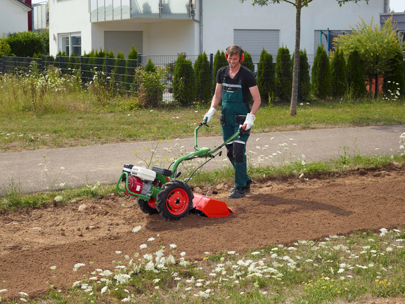agria 3600 with hoeing and tilling attachment