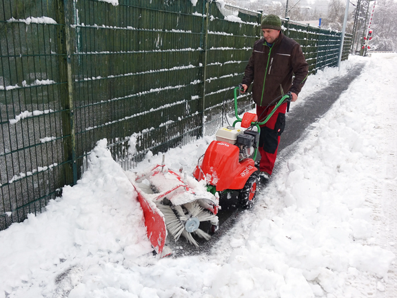 agria 7100 Kehrmaschine