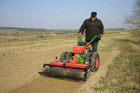 agria 5500 Grizzly mit Kreiselegge und Mehrfachbereifung