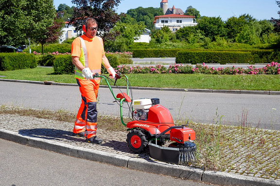 agria 8100 Wildkrautbürste Arealpflege