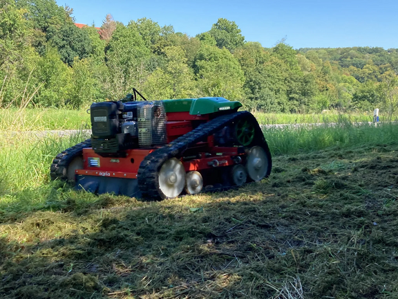 agria 9500 Ferngesteuerter Hochgras-Sichelmulcher