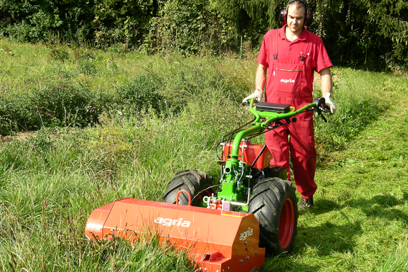 agria 3400 mit Schlegelmulcher